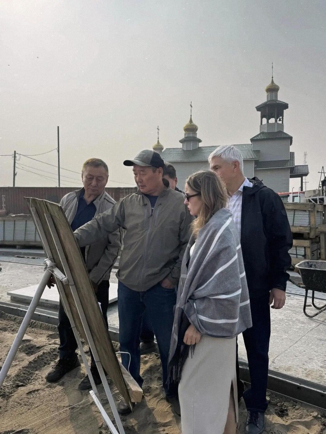 Рабочая поездка на строительную площадку мемориального комплекса в Октемцах